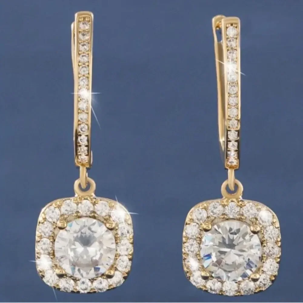 Gold Tone Sparkle Drop Earrings Dangle Statement Jewelry NWOT
